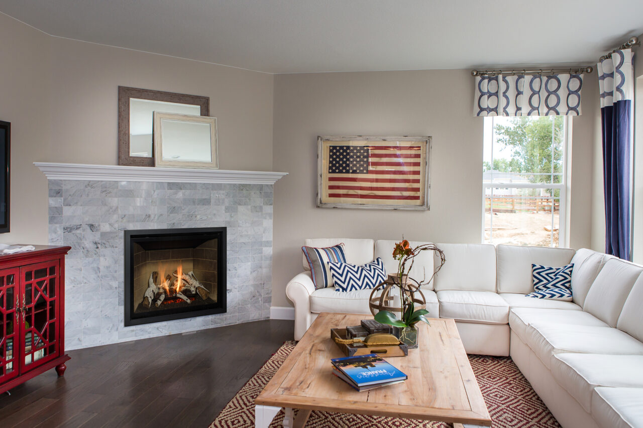 Bayport 41 w/ Birch Logs, Masonry Brick & Full Rectangle Screen Front