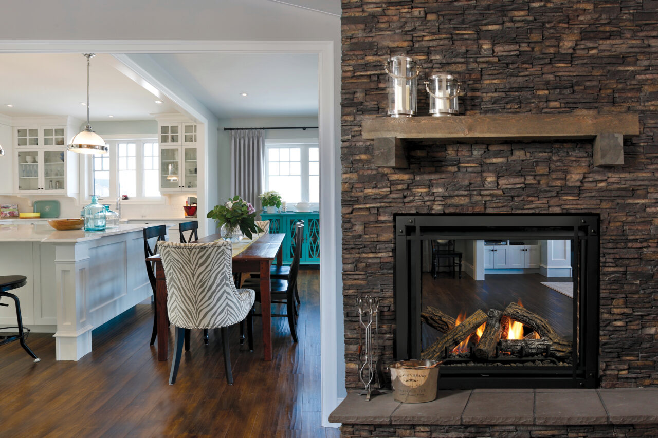 Marquis Bentley ST w/ Oak Logs (LOG2), Traditional Brick Liner & DD2 Door